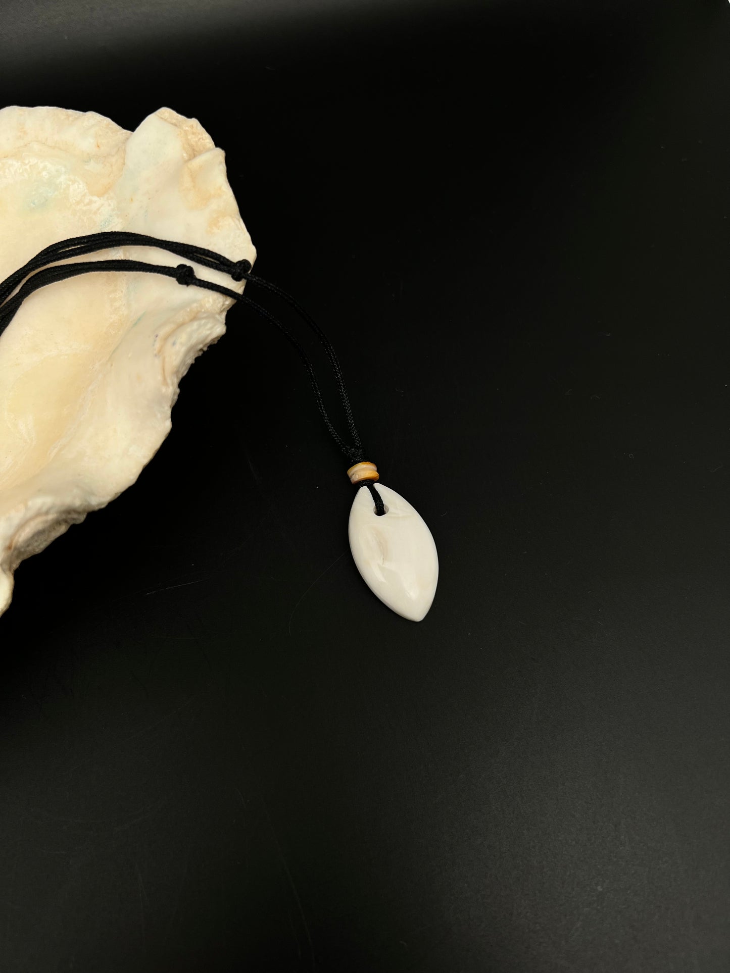 Hima Slingstone w/ Spondylus