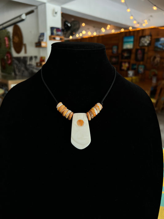 Hima with Spondylus Inlay